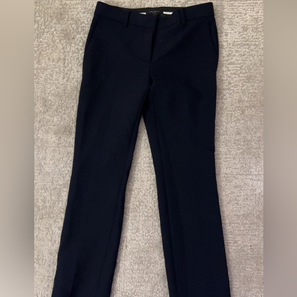 NAVY seamless ankle pants (to the matching blazer posted) NEVER WORN